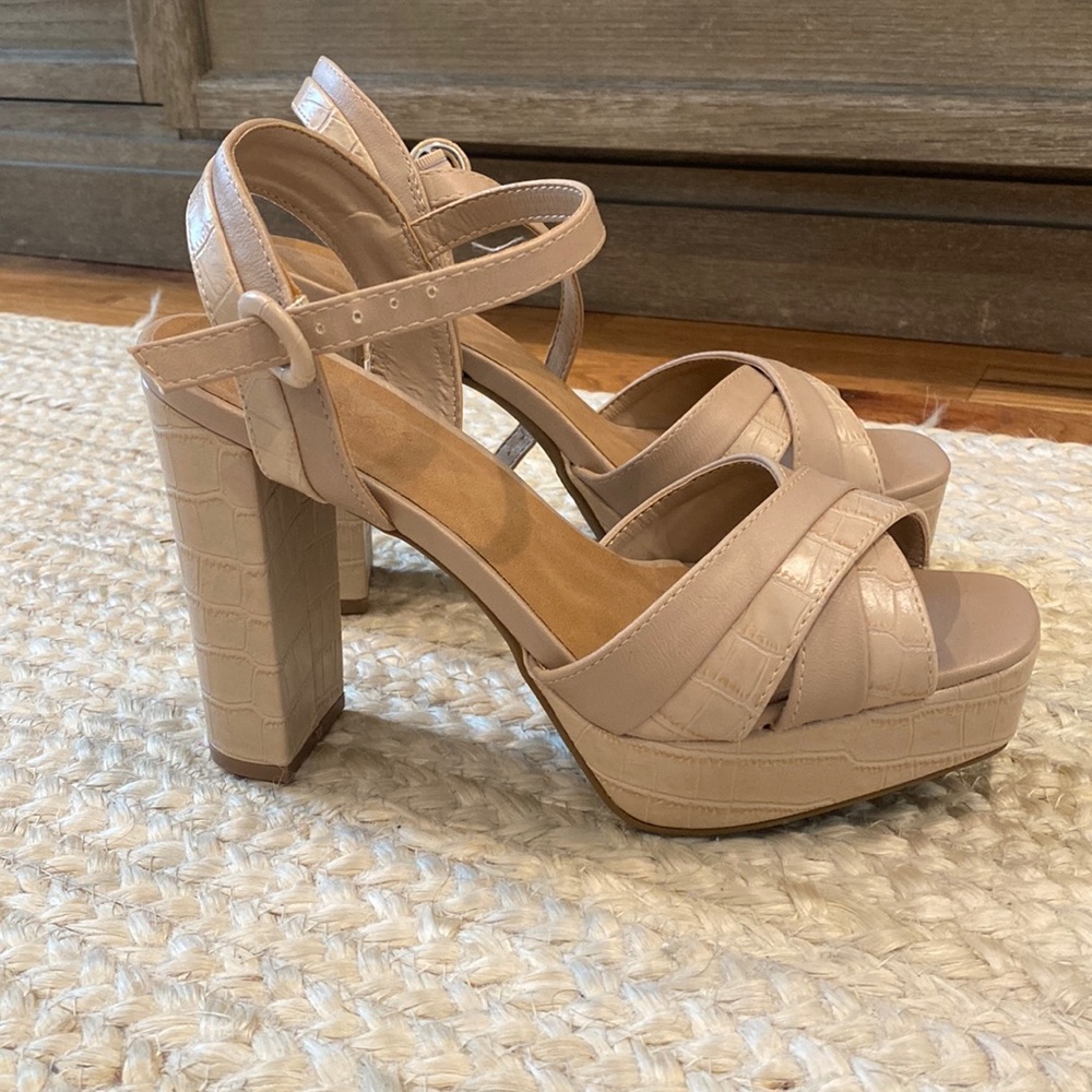 Bamboo nude color heels with crisscross strap